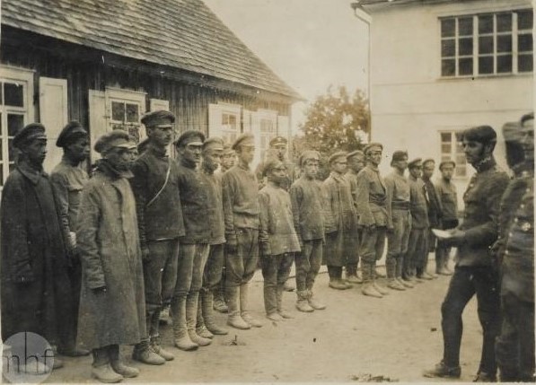 People, war and mathematics. The case of Bolshevik prisoners in the year 1920