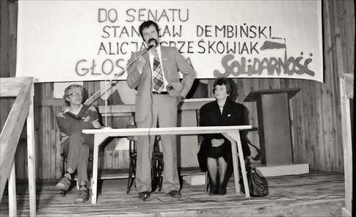 Spotkanie z kandydatami Solidarności do senatu, od lewej: Wojciech Daniel, Jan Wyrowiński i Alicja Grześkowiak, 1989 rok