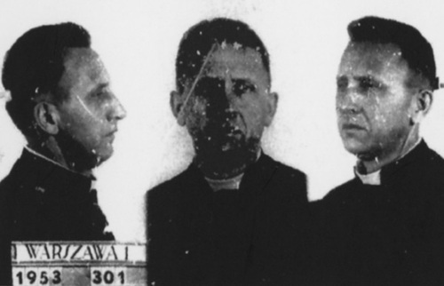 Bp Antoni Baraniak po aresztowaniu w nocy z 25 na 26 września 1953 r. Fot. AIPN