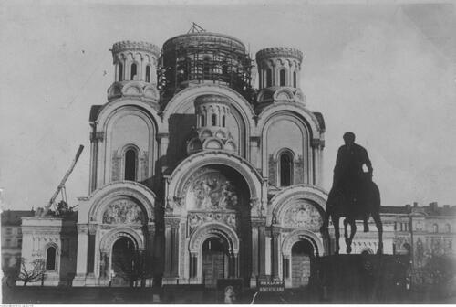 Widok soboru św. Aleksandra Newskiego w trakcie rozbiórki Fot. NAC