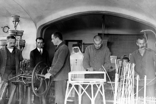 Pacjenci szpitala podczas pracy, listopad 1931 r. Fot. NAC