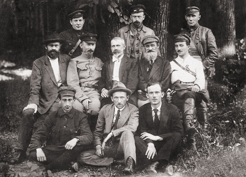 Polrewkom, początek sierpnia 1920. W środku: Feliks Dzierżyński, Julian Marchlewski, Feliks Kon. Fot. Wikimedia Commons
