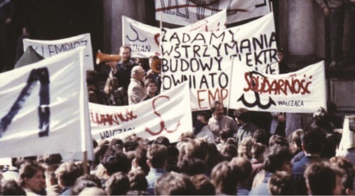 Demonstracja przeciwko budowie elektrowni atomowej, Klempicz 1988 r. Fot. AIPN