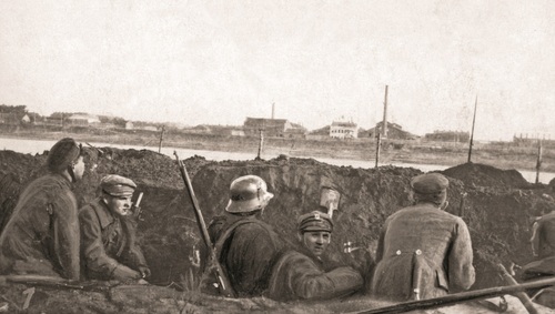 Polscy żołnierze w okopach na przyczółku mostowym w Dźwińsku (Dyneburg) Fot. NAC