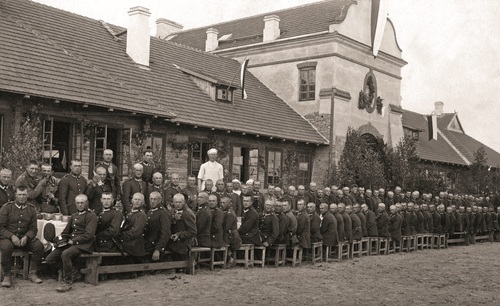 Uroczysty obiad z okazji Święta Żołnierza w Batalionie KOP „Dawidgródek”. 15 sierpnia 1931 r. Fot. NAC
