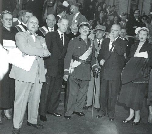 Po Paradzie Pułaskiego w Nowym Jorku. Generał Józef Haller, obok (z prawej): Jan Dec, Leopold krzyżak, Krystyna Dobrzańska, 5 października 1952 r. Fot. Archiwum Stowarzyszenia Weteranów Armii Polskiej w Ameryce