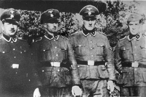 Członkowie załogi obozu zagłady w Treblince Paul Bredow, Willi Mentz, Max Möller oraz Josef Hirtreiter. Fot. Wikimedia Commons/domena publiczna