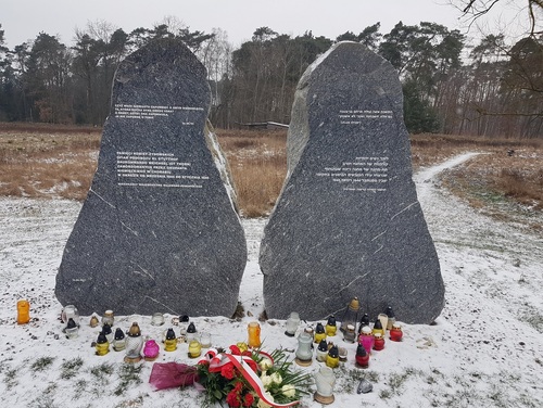 Pomink upamiętniający Żydówki, wymordowane przez Niemców w miejscowości Chorab. Fot. IPN Gdańsk