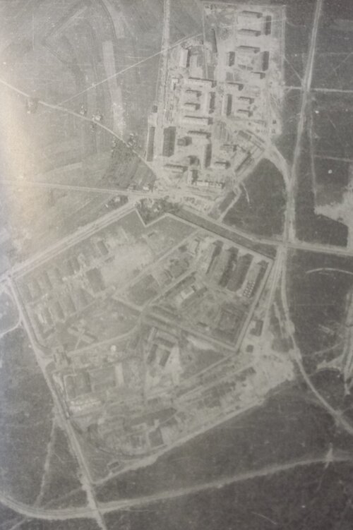 Zdjęcie lotnicze terenu obozu w Jaworznie z 1953 r.. Wojskowe Centrum Geograficzne w Warszawie.