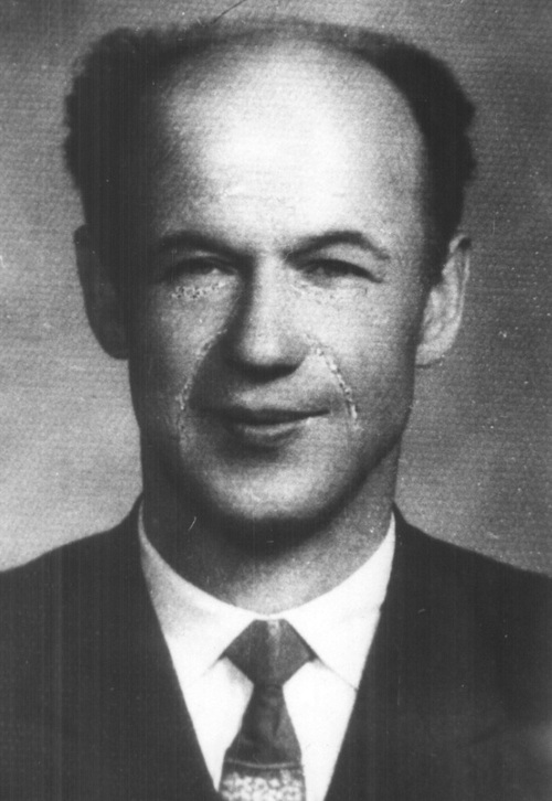 Kazimierz Matuszczyk, ur. 16 marca 1925 r., rolnik, kawaler, członek Konspiracyjnego Wojska Polskiego sądzony w Radomsku, 7 maja 1946 r. skazany na 15 lat więzienia.