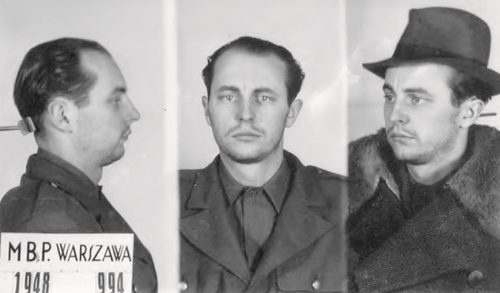 Ostatnie znane zdjęcie Jana Rodowicza, areszt śledczy przy ul. Koszykowej. Fot. AIPN