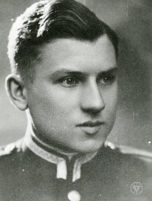 Łukasz Ciepliński - zdjęcie w mundurze galowym kadeta; najprawdopodobniej Rawicz; lata 1930 - 1934. Fot. z zasobu IPN