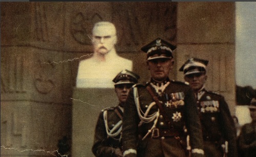 Marszałek Edward Śmigły-Rydz podczas uroczystości 6 sierpnia 1939 w Krakowie, "Światowid" 1939, nr 33