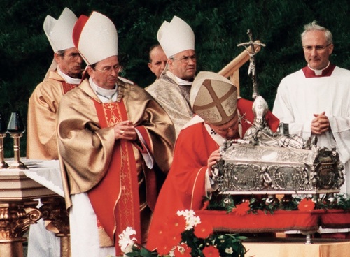 "Nie będzie jedności Europy, dopóki nie będzie ona wspólnotą ducha" stwierdził Jan Paweł II w Gnieżnie podczas swej VI wizyty w ojczyźnie (1997 r.)