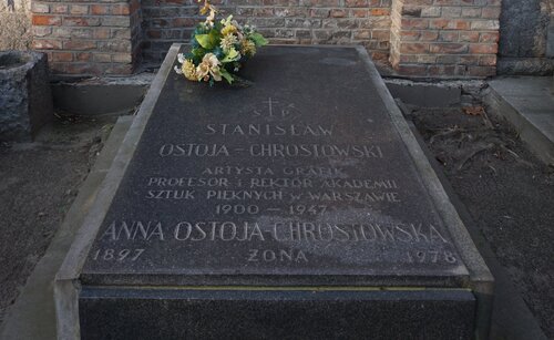 Nagrobek Stanisława Ostoi-Chrosrtowskiego na warszawskim Cmentarzu Powązkowskim (fot. Wikipedia/CC BY-SA 4.0/Krzem Anonim)