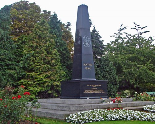 Pomnik katyński w Londynie (fot.: Wikipedia/CC BY-SA 4.0/Kerim44)