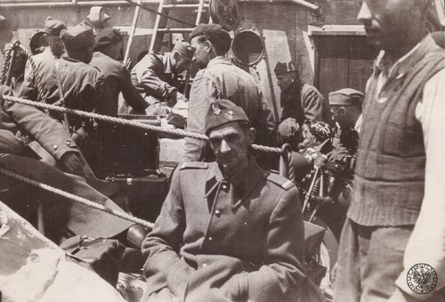 Czerwiec 1940, upada Francja, kolejna nadzieja... Ale nie ostatnia: polski żołnierz w drodze do Anglii. Fotografia z zasobu IPN przekazana przez SWAP