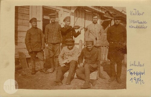 Rosjanie (jeńcy) w Terespolu, 1919. Autor: fotograf Jan Zimowski. Z zasobu Muzeum Historii Fotografii w Krakowie