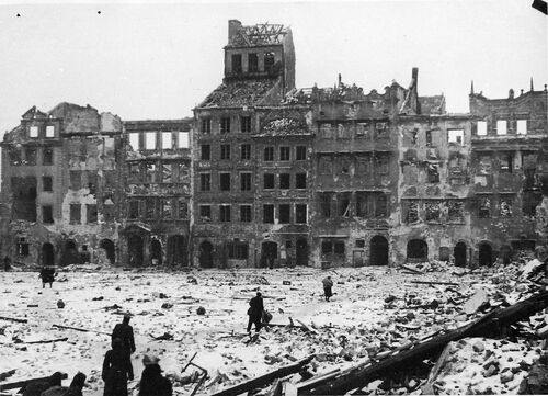 Warszawskie Stare Miasto w 1945 r. Fot. NAC