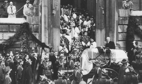 Uroczystości pogrzebowe Marszałka Piłsudskiego na Wawelu (fot. NAC)