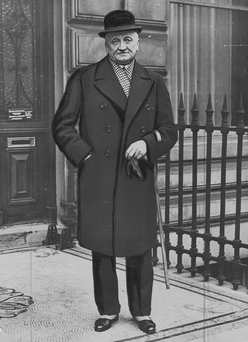 Ambasador Konstanty Skirmunt udaje się z notą protestacyjną do Foreign Office w związku z antypolską audycją radia BBC, 1933. Ze zbiorów Narodowego Archiwum Cyfrowego