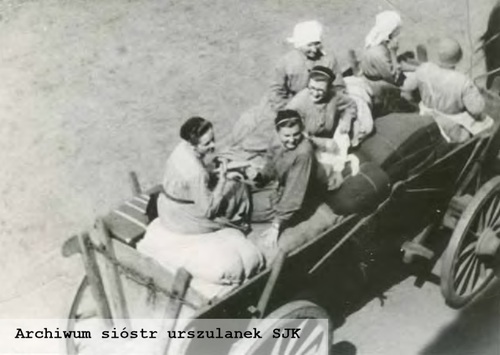 Wyjazd sióstr urszulanek SJK z Otorowa, sierpień 1954 r.