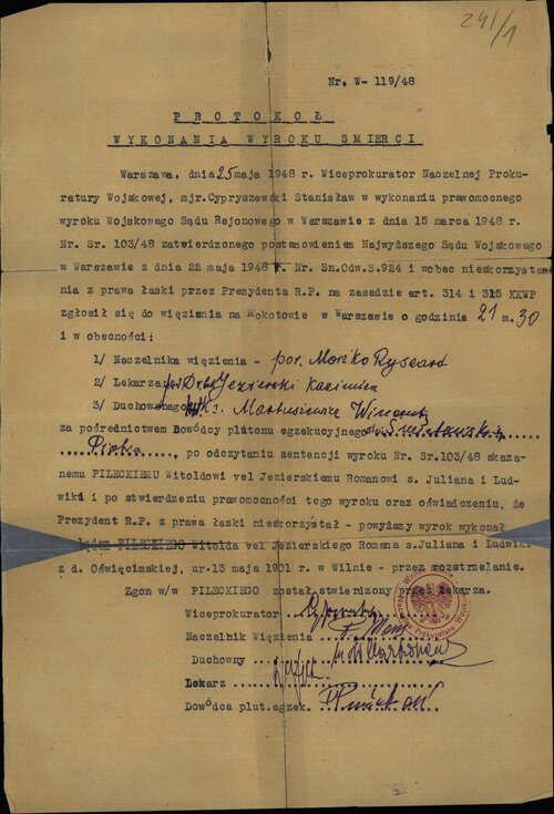 Witolda Pileckiego zamordowali barbarzyńcy - kolaboranci Moskwy, którzy mogli to zrobić, bo pozwoliła im na to Jałta. Paradoksem było (jest?) to, że wraz z nim na dekady zamilczano również pytanie o odpowiedzialność tych cywilizowanych jałtańskich decydentów, USA i W. Brytanii, za kompletne zignorowanie wezwań Rotmistrza do przynajmniej spróbowania powstrzymania Holocaustu. Z zasobu IPN