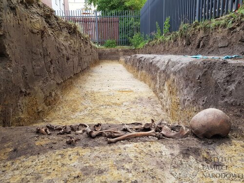 Polacy, którzy chcieli Polski, a nie sowieckiej PRL, i za Polskę oddali życie, do dziś czekają na wydobycie z błota niepamięci, do którego zrzucili ich po zamordowaniu kolaboranci sowieckich okupantów. Fot. Biura Poszukiwań i Identyfikacji IPN