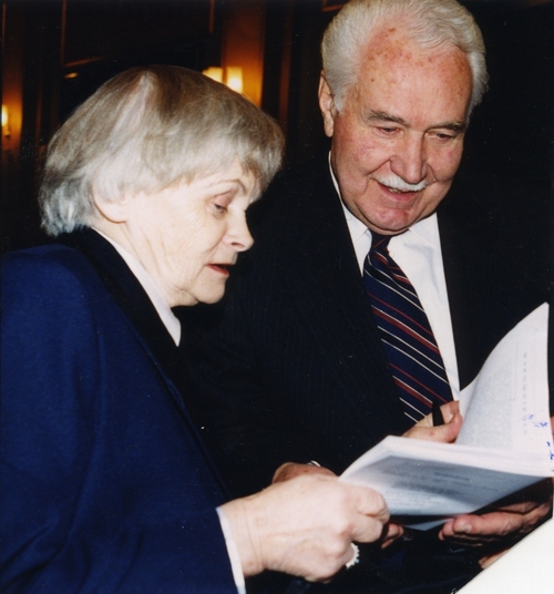 Z ostatnim Prezydentem RP na Uchodźstwie Ryszardem Kaczorowskim. Fot. z kolekcji rodzinnej Barbary Otwinowskiej