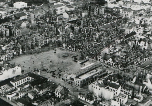 Rynek w Łomży we wrześniu 1939 r. (fot. fotopolska.eu)