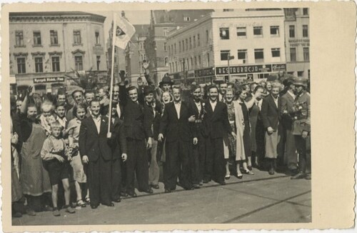Wkroczenie wojsk niemieckich do Katowic, 4 września 1939 r., rynek, widok w kierunku ul. Zamkowej (obecnie Aleja W. Korfantego). Fot. ze zbiorów Muzeum Historii Katowic