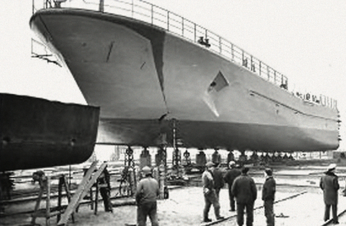 Dziobowa sekcja kadłuba okrętu desantowego budowanego dla Indii (fot. www.navship.pl)