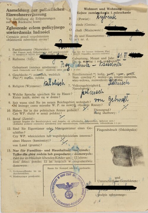 Po zajęciu Śląska przez Niemcy przeprowadzony został (na przełomie lat 1939/1940) spis powszechny; na zdjęciu formularz zwany potocznie "palcówką" od odcisku palca obowiązkowo umieszczanego na dokumencie (ze zbiorów Archiwum Państwowego w Katowicach)