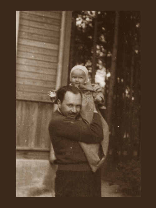 Edmund Bukowski z synem Krzysztofem (zdjęcie z maja 1948 roku, miesiąc przed aresztowaniem). Fot. ze zbiorów rodzinnych Krzysztofa Bukowskiego