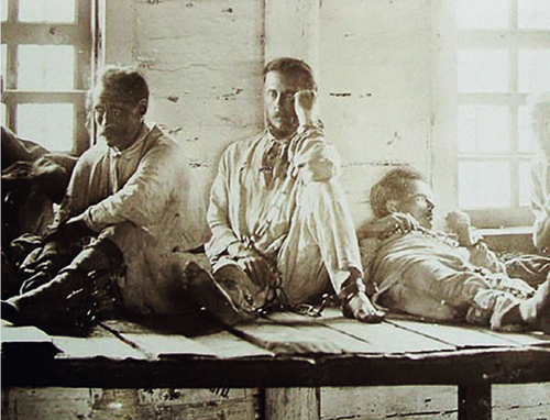Więźniowie na syberyjskiej katordze (fot. www.penpolit.ru)