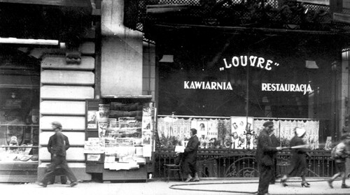 Kawiarnia-restauracja <i>Louvre</i> w Łodzi. 1932. Druga Rzeczpospolita. Ze zbiorów Narodowego Archiwum Cyfrowego