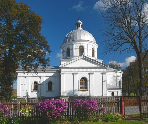 Dawna cerkiew greckokatolicka we wsi Werchrata (fot. Wikipedia/CC BY-SA 4.0/Henryk Bielamowicz)