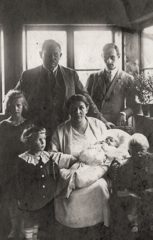 Jan Makarewicz z rodziną Jana Krauzego, 1925 r.