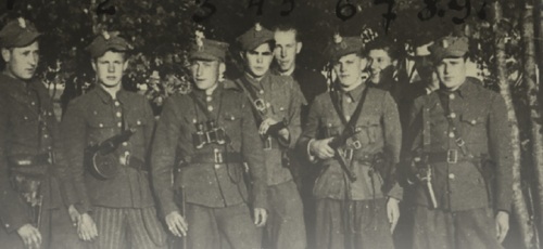 Żołnierze 5. Wileńskiej Brygady AK, sierpień 1946 r. Fot. AIPN