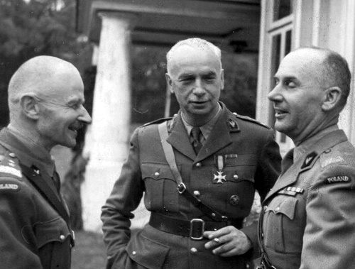 Generałowie: Marian Kukiel, Kazimierz Sosnkowski i Stanisław Kopański; Londyn 1944 r.