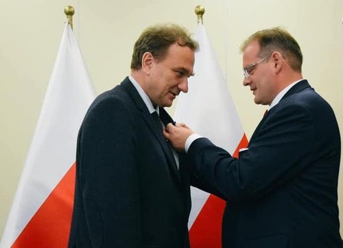 Andrzej Anusz odznaczony Medalem 100-lecia Odzyskanej Niepodległości (fot. fb/Urząd do Spraw Kombatantów i Osób Represjonowanych)