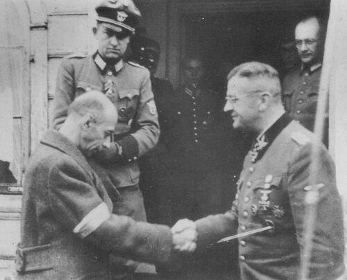 Spotkanie Bacha-Zelewskiego z Komendantem Głównym AK, generałem Tadeuszem Borem-Komorowskim. Ożarów, 4 października 1944