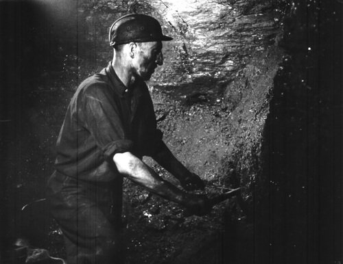 Pstrowski przy pracy (Fot. Muzeum Górnictwa Węglowego Zabrze)