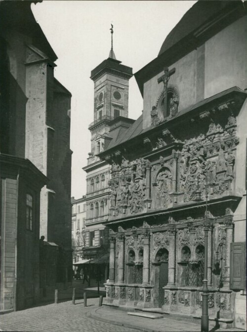 Lwów, fasada kaplicy Boimów, około 1925. Fotografia z lwowskiego zakładu fotograficznego Marka Münza. Ze zbiorów cyfrowych Biblioteki Narodowej (polona.pl)