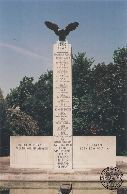 Pomnik poległych lotników polskich w Londynie (autorstwa M. Lubelskiego). Fot. z zasobu IPN (kolekcja Stowarzyszenia Weteranów Armii Polskiej)