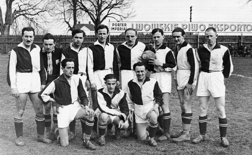 Drużyna piłkarska klubu sportowego Jutrzenka Lwów, 1935 r. Fot. NAC
