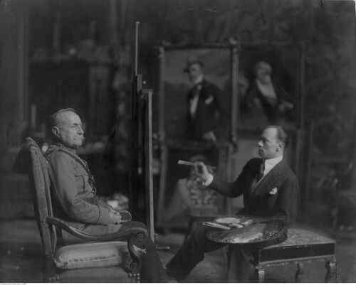 Marszałek Foch pozuje malarzowi Tadeuszowi Styce, 1929 r. Fot. NAC