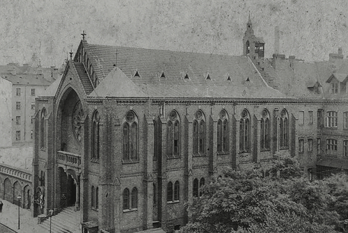 Kościół św. Rodziny przed 1939 r. (fot. z kolekcji Roberta Marcinkowskiego)