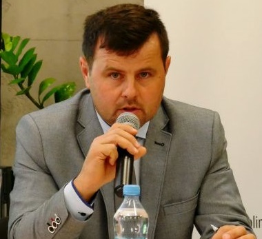 Jacek Romanek