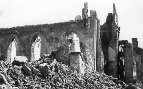Warszawa, 1945. Ruiny katedry św. Jana (widok z boku). Fot. z zasobu IPN